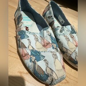 Cinderella x Disney Toms size 6
